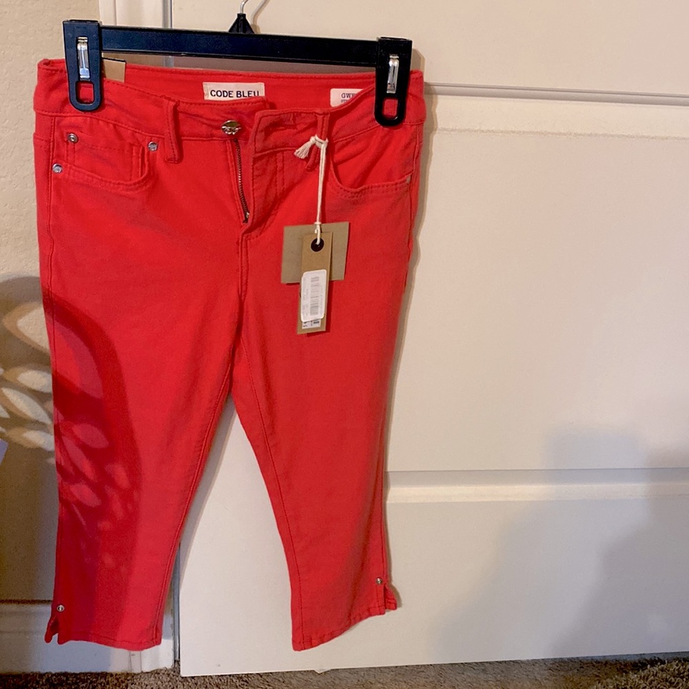 Capri pants